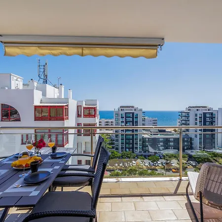 Apartamento Lovely Centrally Located With Seaviews Quarteira