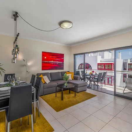 Apartamento Lovely Centrally Located With Seaviews